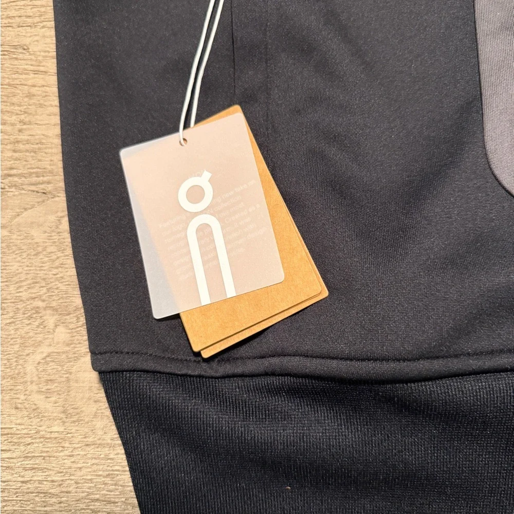 On Running Men's Charcoal and Black Performance Jacket - Picture 2 of 4